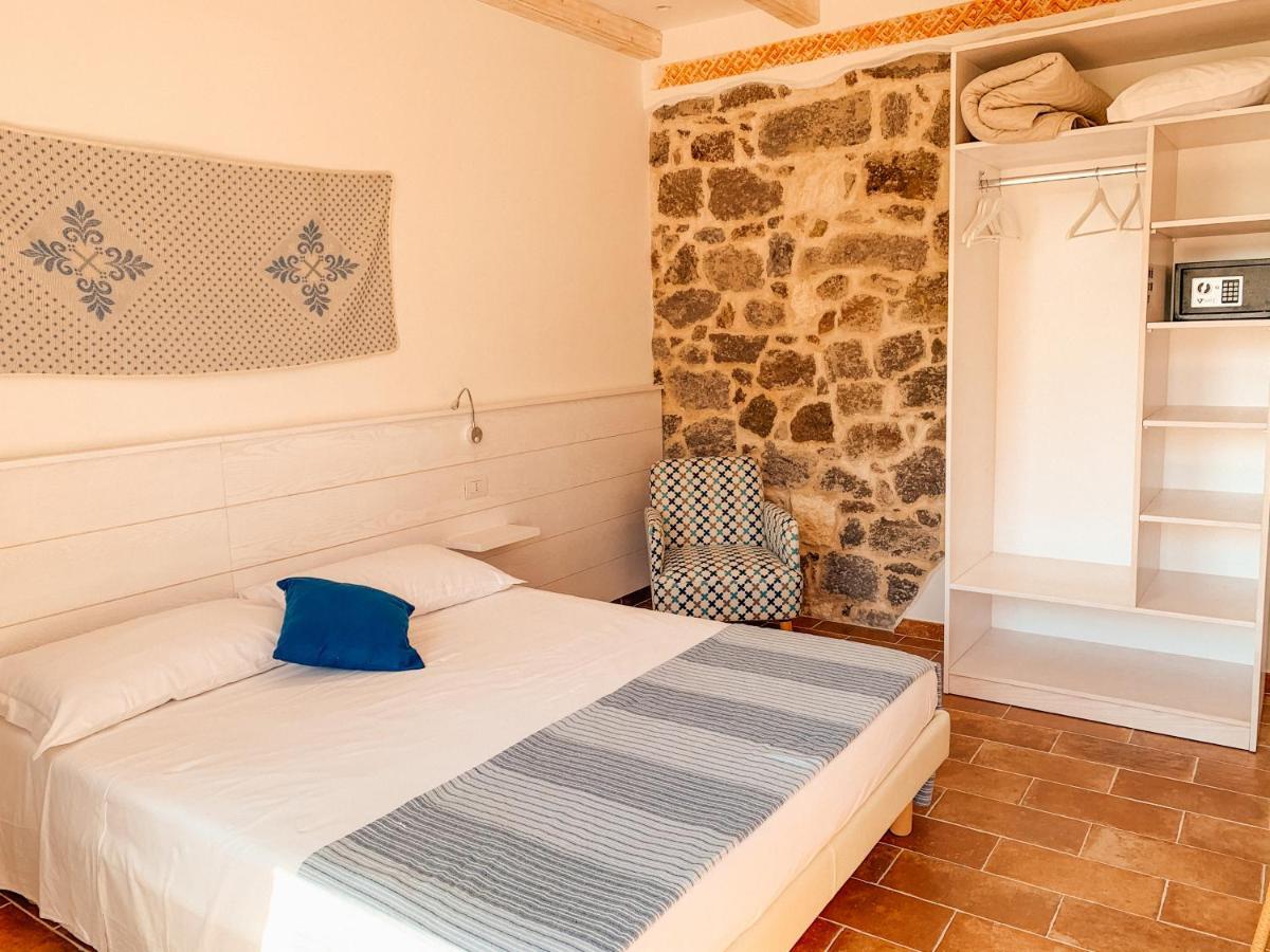 B&B La Roccia Кастелсардо Екстериор снимка