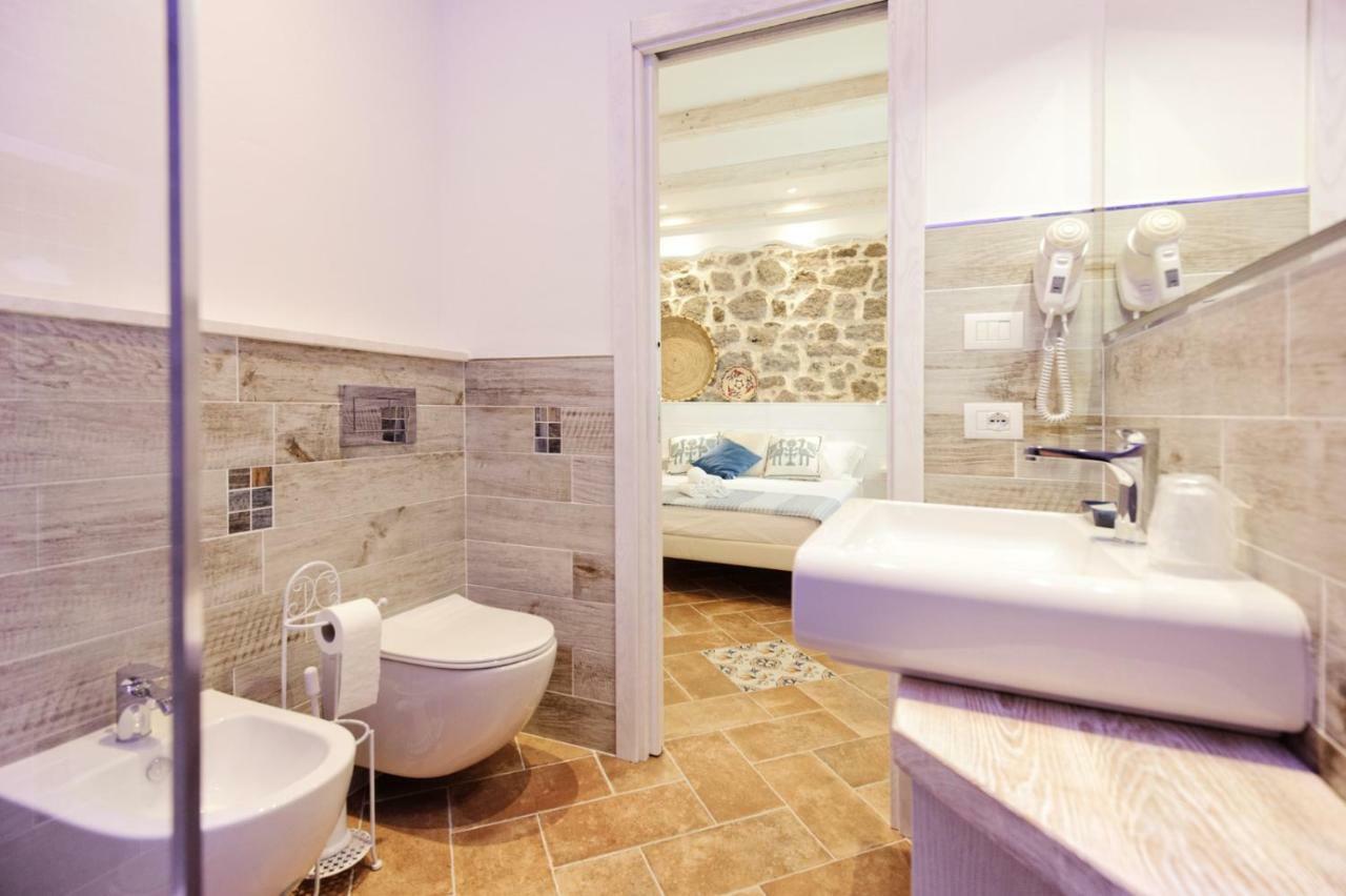 B&B La Roccia Кастелсардо Екстериор снимка